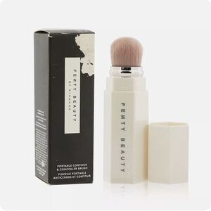 Derby Beauty | NIB Portable Contour + Concealer Brush 150